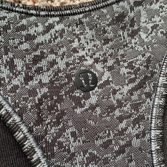 Lululemon Ebb to Train Bra High Necked Medium Support Bra - Picture 9 of 10